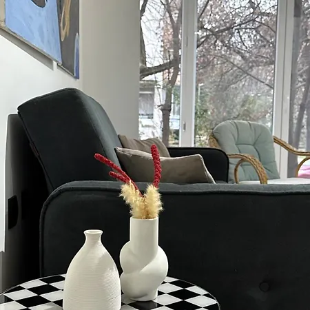 Warm Bright With Fast Wi-fi Free Parking