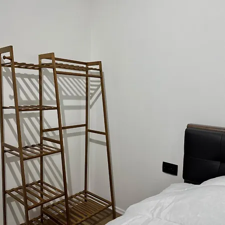 Apartment Warm Bright With Fast Wi-fi Free Parking Skopje