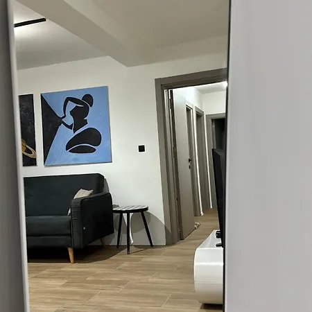 Warm Bright With Fast Wi-fi Free Parking * Skopje