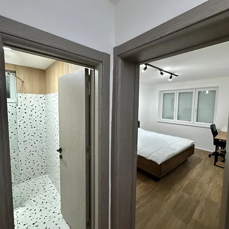 Apartment Warm Bright With Fast Wi-fi Free Parking