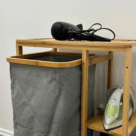 Apartment Warm Bright With Fast Wi-fi Free Parking *