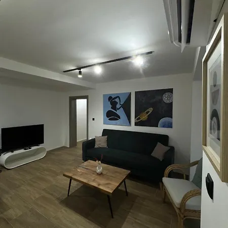 Warm Bright With Fast Wi-fi Free Parking * Skopje