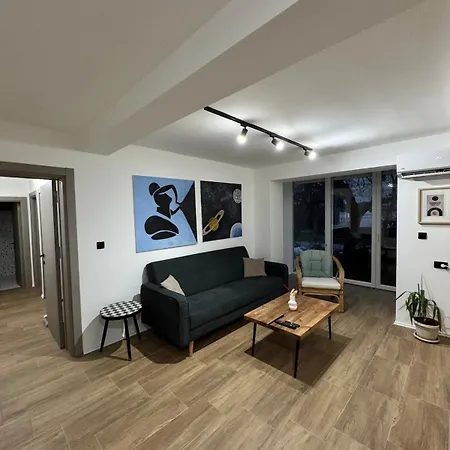 Warm Bright With Fast Wi-fi Free Parking Skopje